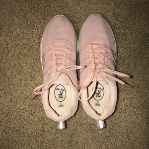rue21 etc! pink shoes. size 8/9. L
